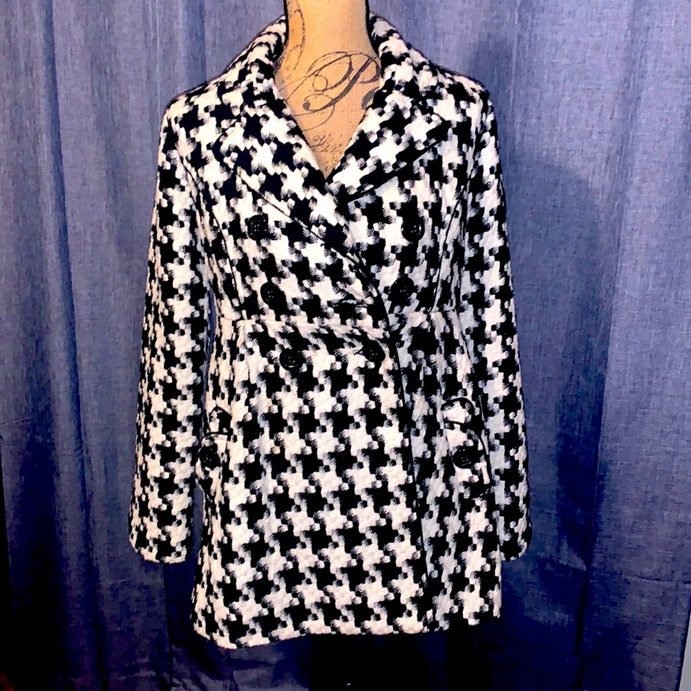 Houndstooth kneelength pea coat